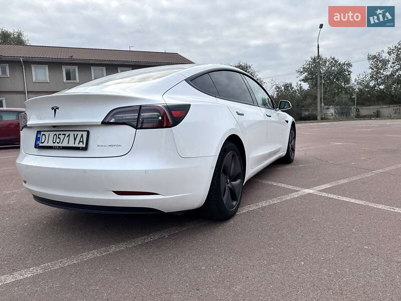 Седан Tesla Model 3 2019 в Киеве