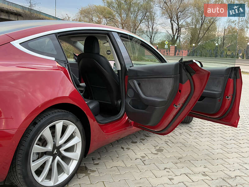 Седан Tesla Model 3 2018 в Дрогобыче фото 44 Седан Tesla Model 3 2018 в Дрогобыче