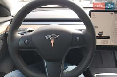 Седан Tesla Model 3 2023 в 
