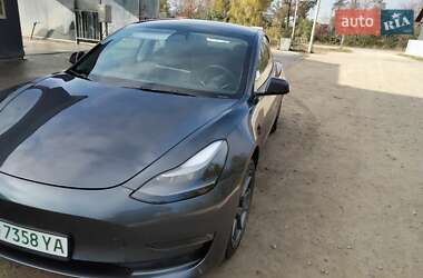 Седан Tesla Model 3 2023 в Тернополе