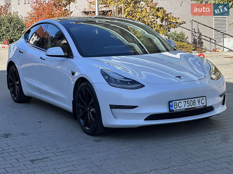 Седан Tesla Model 3 2019 в Львове фото 30 Седан Tesla Model 3 2019 в Львове