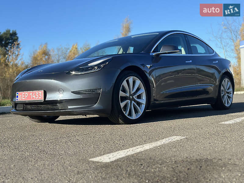 Седан Tesla Model 3 2019 в Киеве