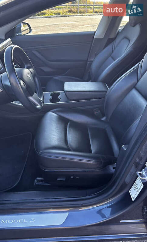 Седан Tesla Model 3 2019 в Киеве