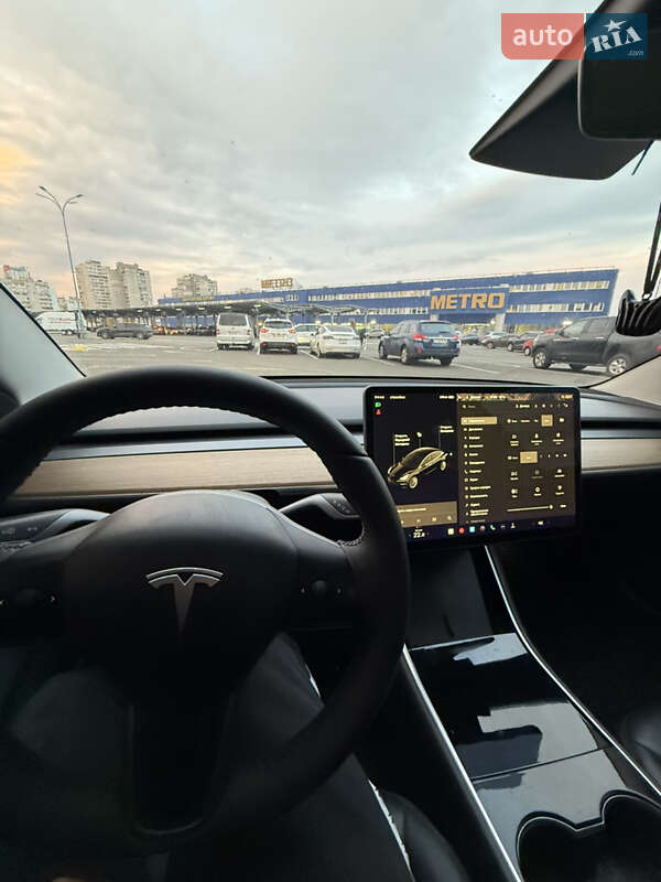 Седан Tesla Model 3 2020 в Киеве фото 6 Седан Tesla Model 3 2020 в Киеве