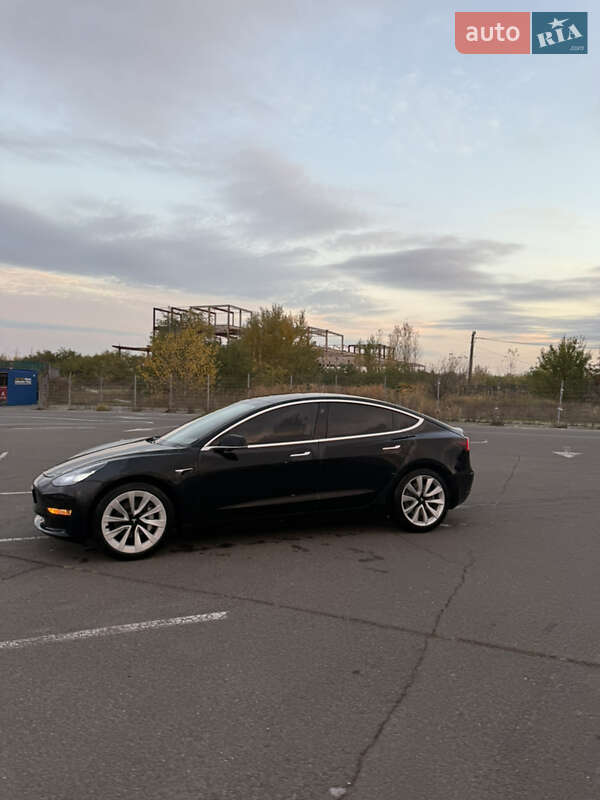 Седан Tesla Model 3 2020 в Киеве фото 15 Седан Tesla Model 3 2020 в Киеве