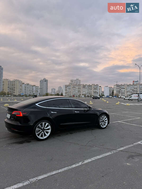 Седан Tesla Model 3 2020 в Киеве фото 24 Седан Tesla Model 3 2020 в Киеве