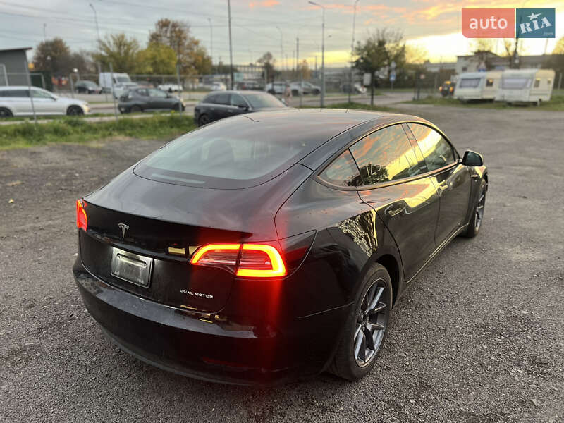 Седан Tesla Model 3 2023 в Луцке