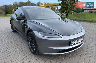 Седан Tesla Model 3 2025 в Бродах