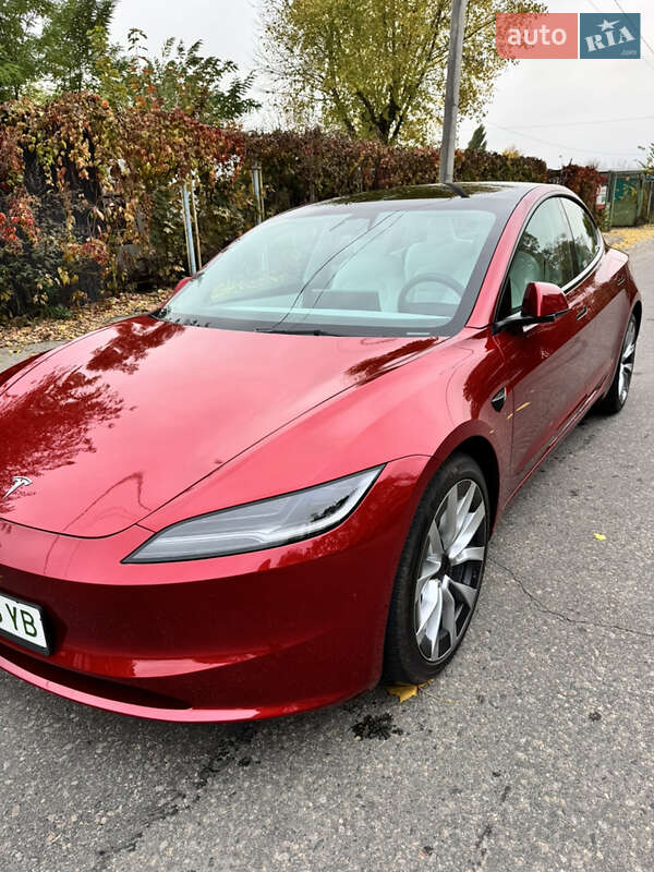 Седан Tesla Model 3 2024 в Білій Церкві