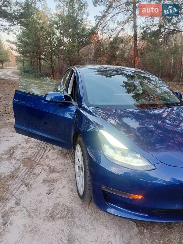 Седан Tesla Model 3 2021 в Ирпене