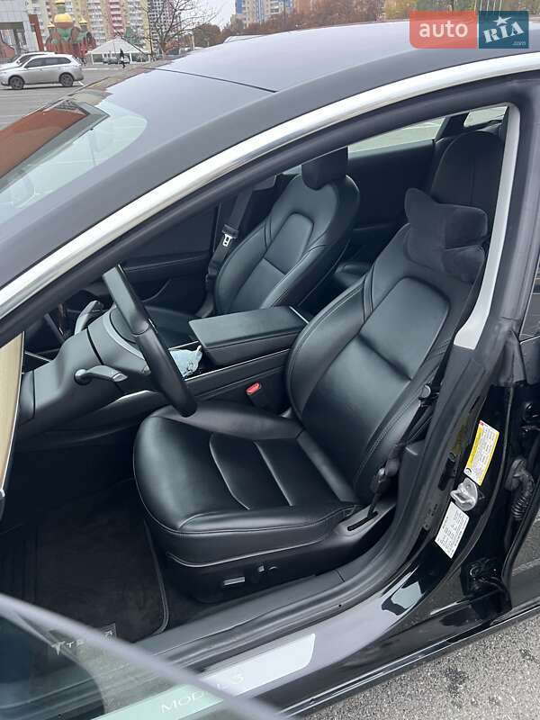 Седан Tesla Model 3 2019 в Ірпені