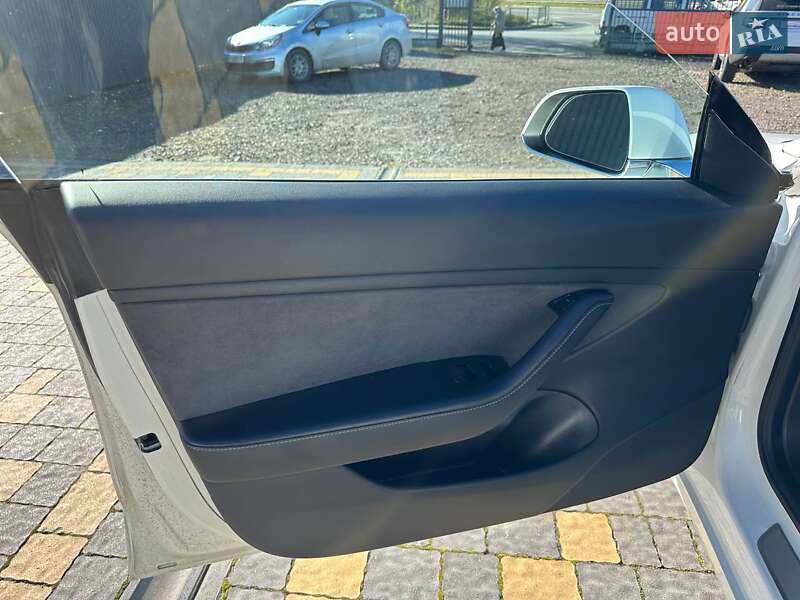 Седан Tesla Model 3 2020 в Львові фото 15 Седан Tesla Model 3 2020 в Львові
