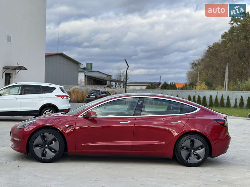 Седан Tesla Model 3 2019 в Луцьку