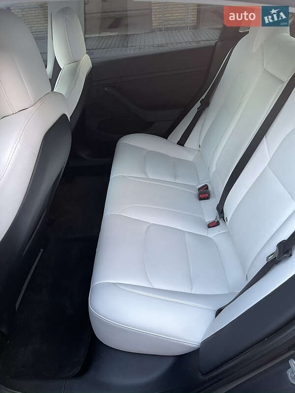 Седан Tesla Model 3 2022 в Запорожье