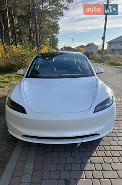 Седан Tesla Model 3 2024 в Львові
