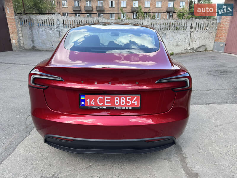 Седан Tesla Model 3 2024 в Виннице