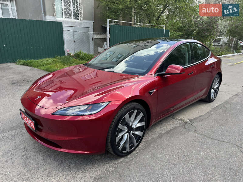 Седан Tesla Model 3 2024 в Виннице