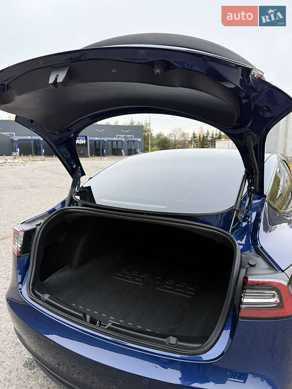 Седан Tesla Model 3 2022 в Харькове