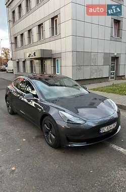 Седан Tesla Model 3 2018 в Львове
