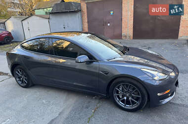 Седан Tesla Model 3 2023 в Вінниці