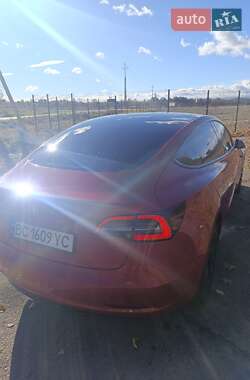Седан Tesla Model 3 2022 в Стрые