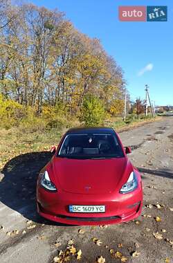 Седан Tesla Model 3 2022 в Стрые