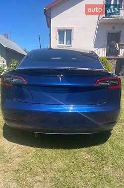 Седан Tesla Model 3 2021 в Львове Седан Tesla Model 3 2021 в Львове