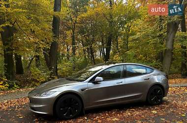 Седан Tesla Model 3 2024 в Львове