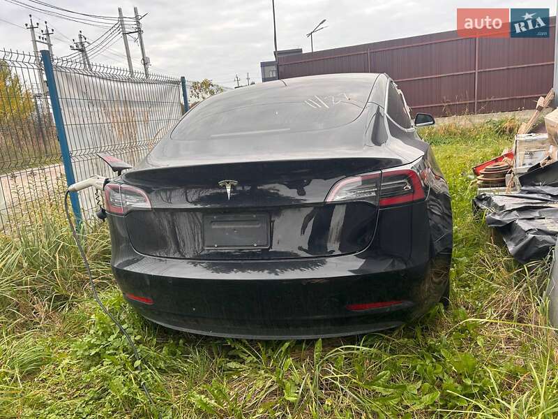 Седан Tesla Model 3 2019 в Львове