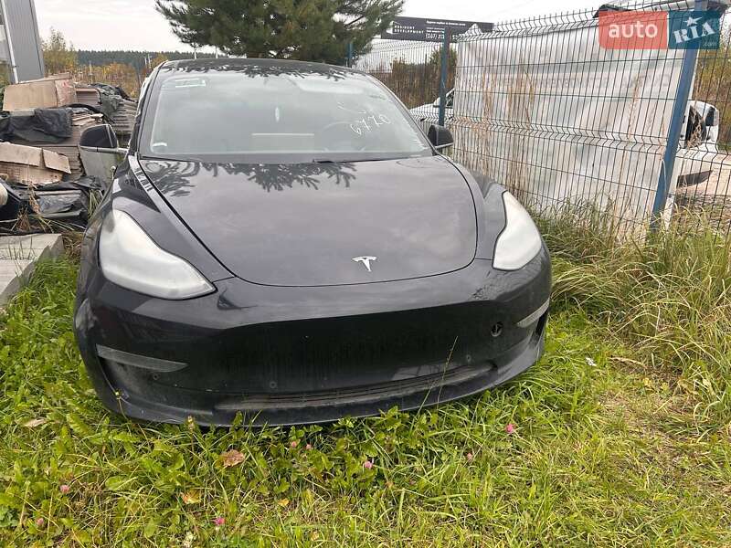 Седан Tesla Model 3 2019 в Львове