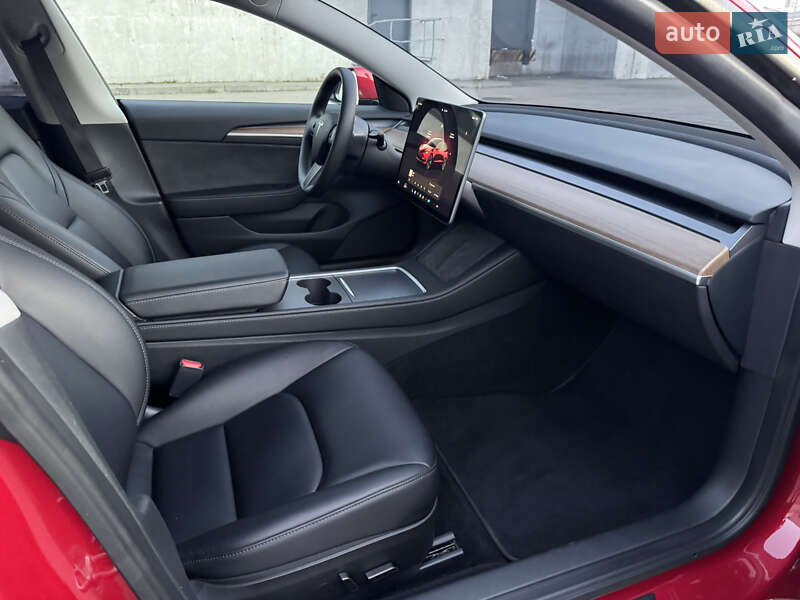 Седан Tesla Model 3 2023 в Киеве фото 15 Седан Tesla Model 3 2023 в Киеве