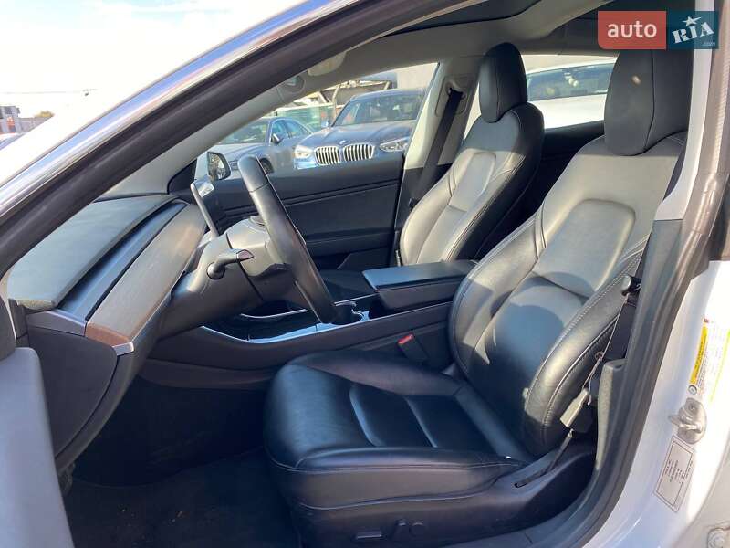 Седан Tesla Model 3 2019 в Львові фото 13 Седан Tesla Model 3 2019 в Львові