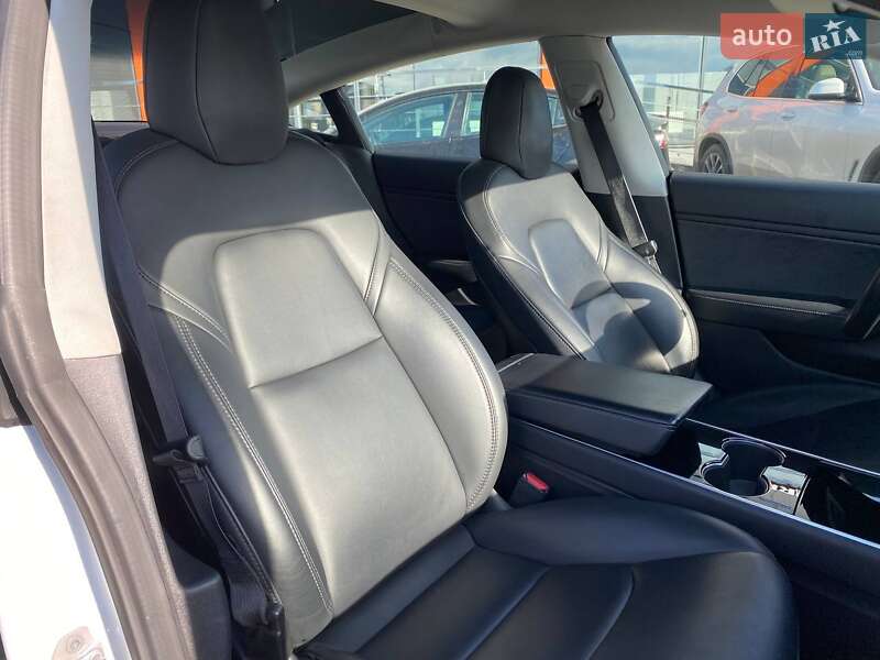 Седан Tesla Model 3 2019 в Львові фото 18 Седан Tesla Model 3 2019 в Львові