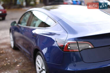 Седан Tesla Model 3 2020 в Полтаве
