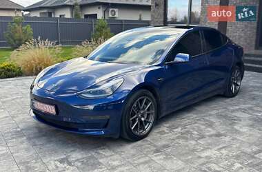 Седан Tesla Model 3 2021 в Луцке