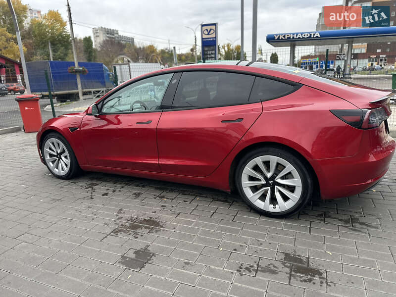 Седан Tesla Model 3 2021 в Черкассах