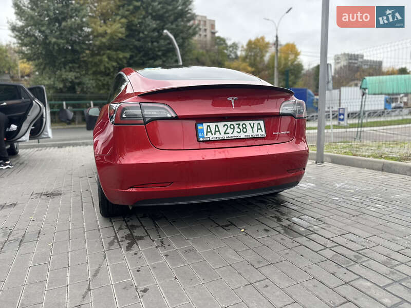 Седан Tesla Model 3 2021 в Черкассах
