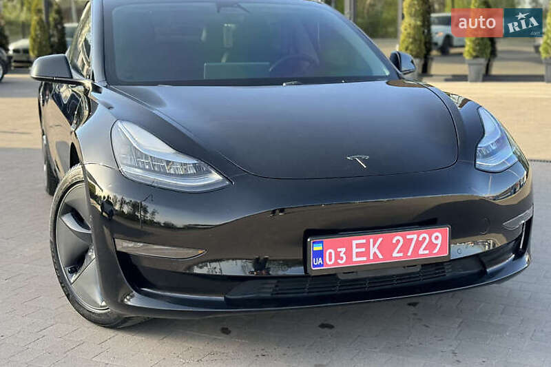 Седан Tesla Model 3 2019 в Києві