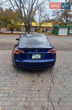 Седан Tesla Model 3 2022 в Первомайске