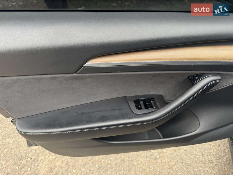 Седан Tesla Model 3 2021 в Одесі фото 20 Седан Tesla Model 3 2021 в Одесі