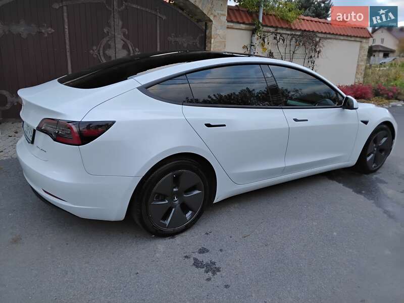 Седан Tesla Model 3 2022 в Виннице