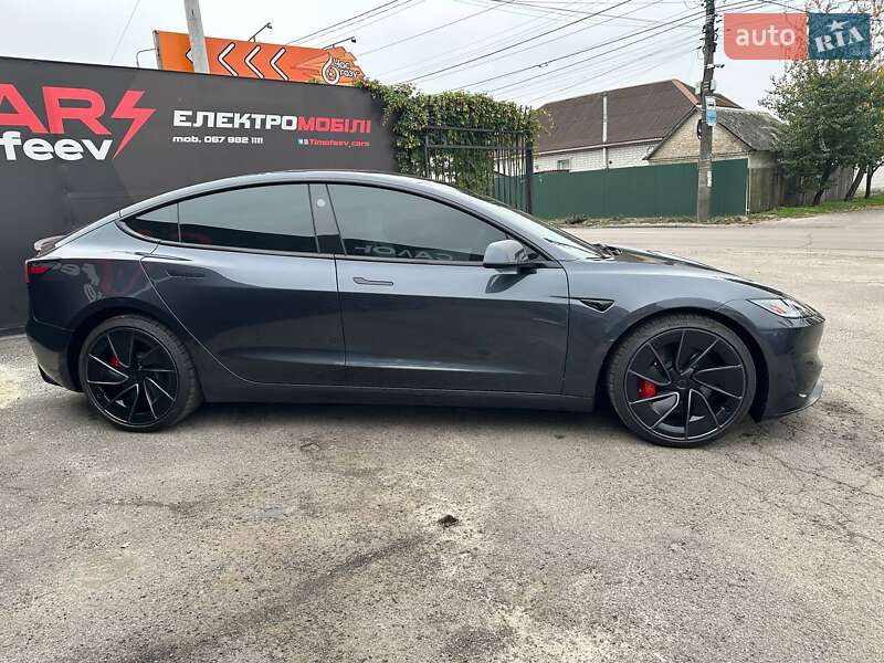 Седан Tesla Model 3 2024 в Києві