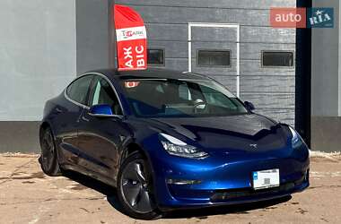 Седан Tesla Model 3 2019 в Киеве