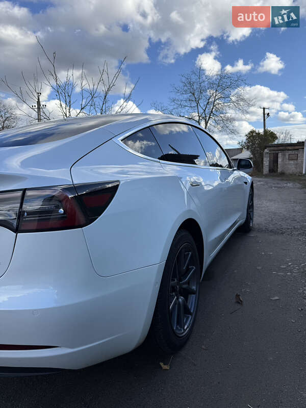Седан Tesla Model 3 2019 в Ладыжине фото 7 Седан Tesla Model 3 2019 в Ладыжине
