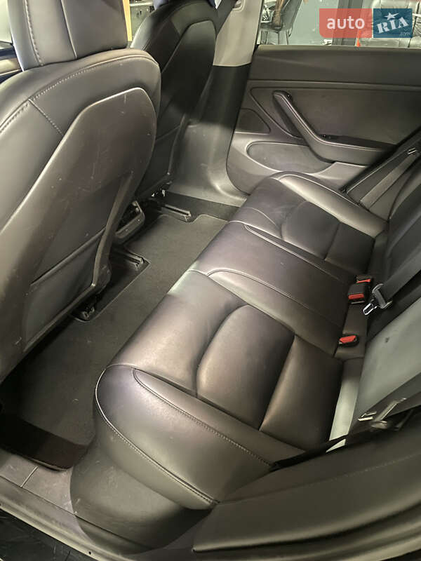 Седан Tesla Model 3 2019 в Києві