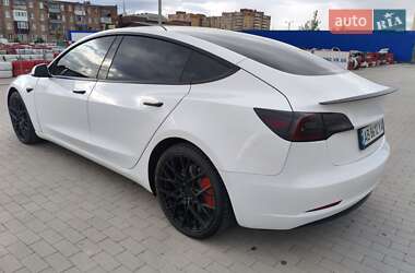 Седан Tesla Model 3 2023 в Вінниці