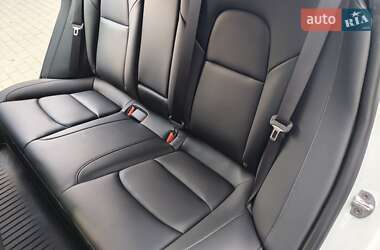 Седан Tesla Model 3 2023 в Вінниці