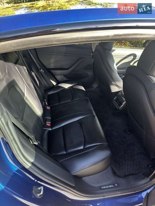 Седан Tesla Model 3 2020 в Каменском