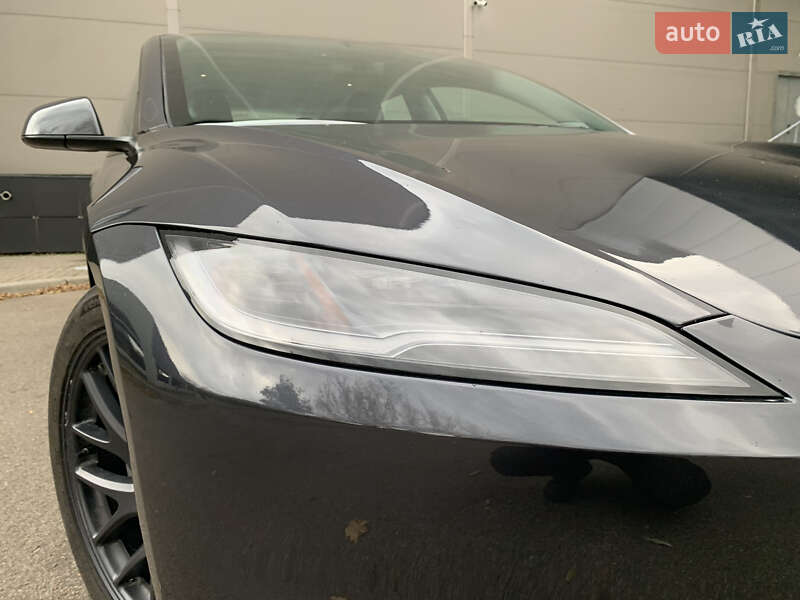 Седан Tesla Model 3 2024 в Киеве