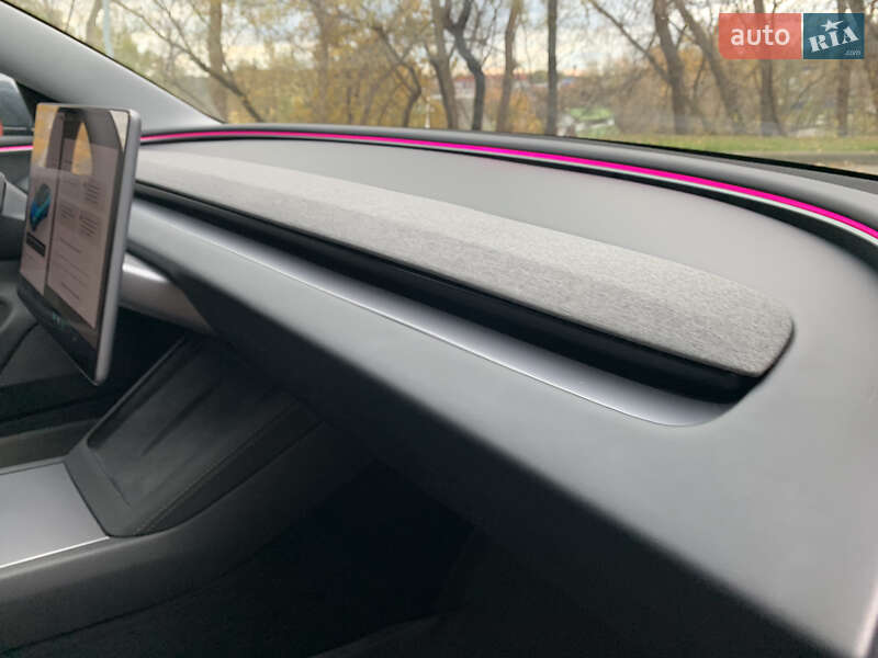 Седан Tesla Model 3 2024 в Киеве